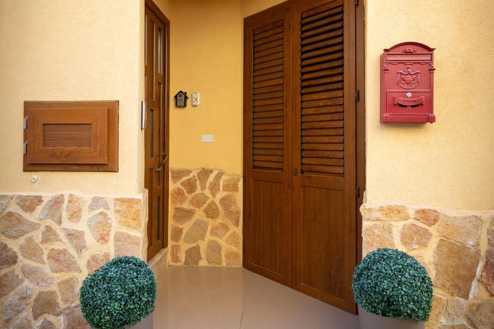 Sunshine Apartments Trappeto  Exterior foto